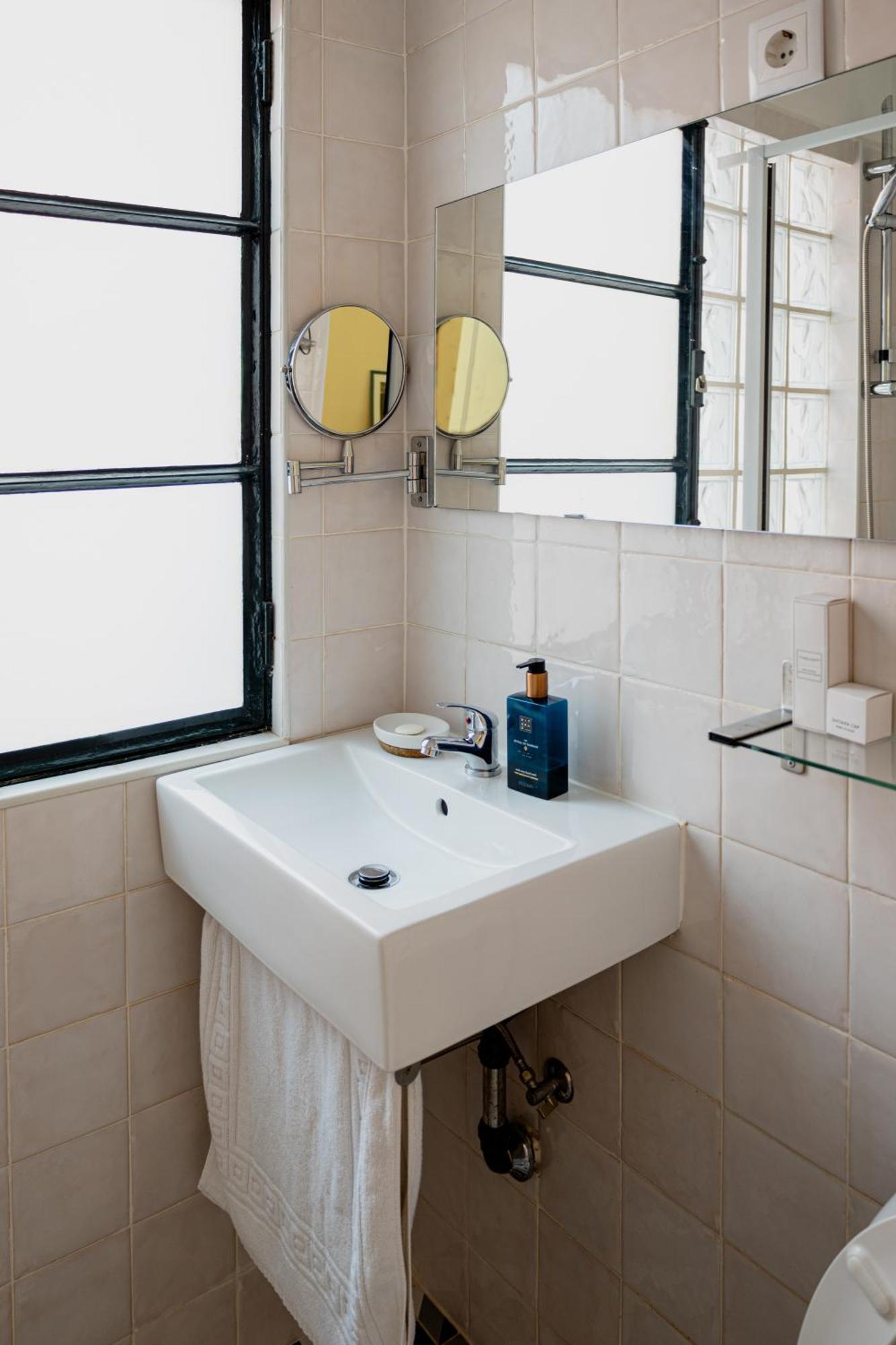 Angels Homes-N27, 3ºfloor - Bairro Tipico, Centro Lisboa Bagian luar foto