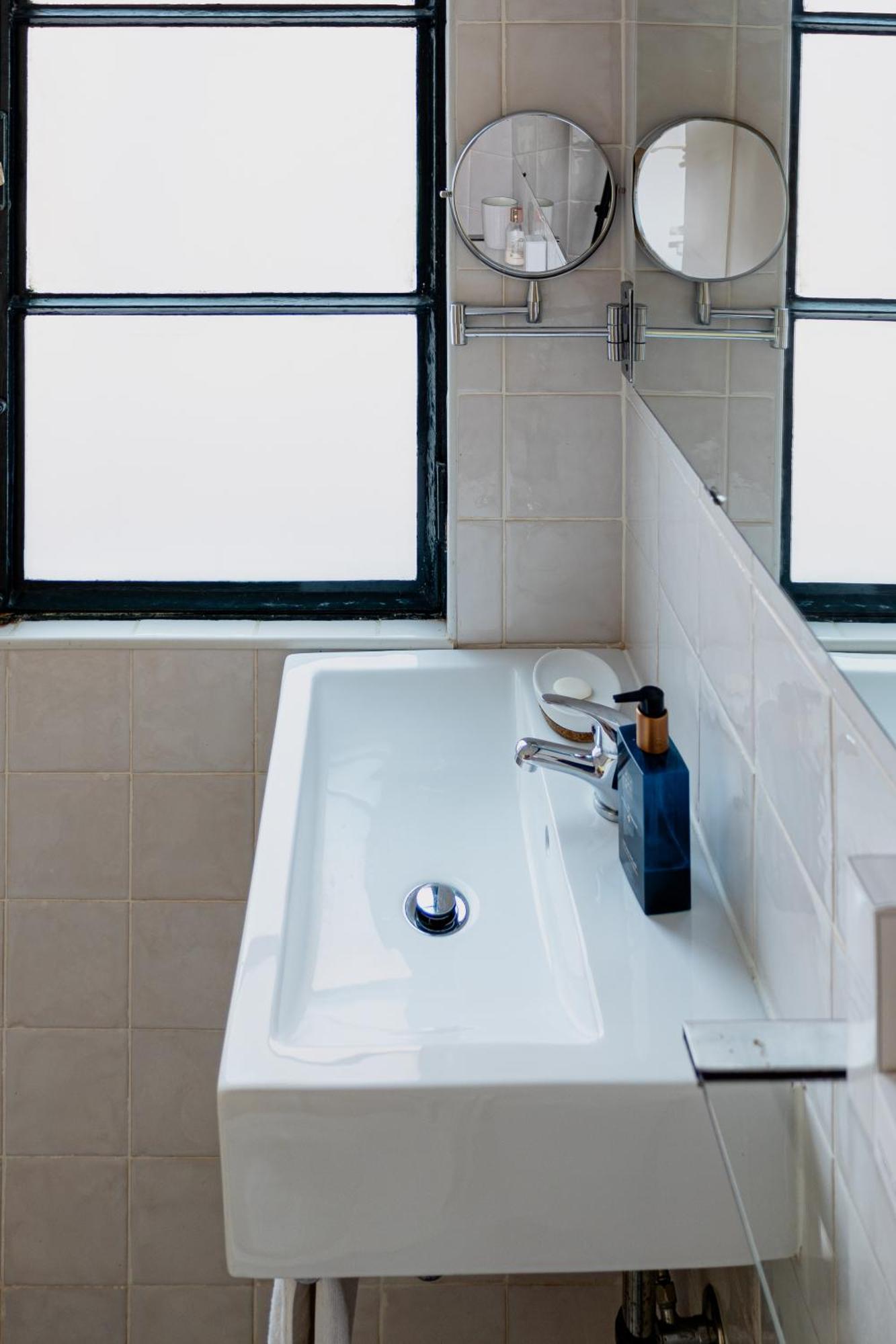Angels Homes-N27, 3ºfloor - Bairro Tipico, Centro Lisboa Bagian luar foto